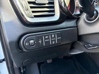 Kia XCeed 1.0 T-GDi DynamicPlusLine | Stoel- en stuurverwarming | Keyless entry/start | Achteruitrijcamera | Parkeersensoren achter | Apple/Android Carplay | Cruise control | Climate control | Navi / 16