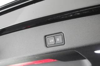 Audi SQ5 3.0 TFSI V6 367pk quattro Luchtvering Head-Up Panoramadak Keyless 360Camera Memory Matrix Led / 57