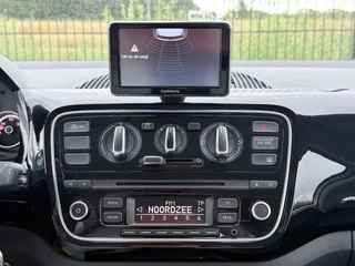 Volkswagen Up! 1.0 high up! BlueMotion | PDC | Bluetooth | Airco | / 18