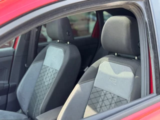 Volkswagen Taigo 1.5 TSI R-Line * Panoramadak * Virtual Cockpit * Led * 18 Inch / 7