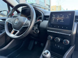 Renault Clio 1.0 TCe / Navigatie by Apple CarPlay - Android / 1e Eigenaar / ALL-Season banden / Cruise Control / PDC met optische / 12