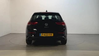 Volkswagen Golf 1.0 TSI 110pk Life Sfeerverlichting Navigatie Parkeersensoren App-Connect / 10