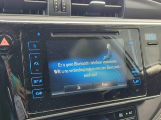 Toyota Auris 1.8 Hybrid DYNAMIC ULTIMATE / 23