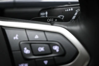 Volkswagen T-Roc 1.5 TSI Style | IQ LIGHT | STOELVERWARMING | CLIMA | APP CONNECT | DAB | PDC / 37
