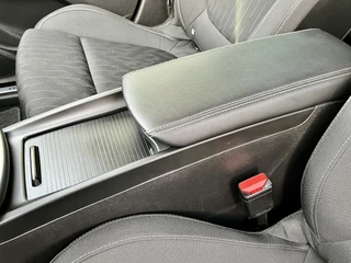 Renault Scénic 1.3 TCe 115 Limited  | Stoelverwarming | All Seasons | Navigatie | 1800KG Trekgewicht | Camera | DAB | Climate Control | Reservewiel | Apple CarPlay/Android Auto / 8