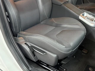Volvo V60 1.6 T4 R-Design | Navi | Trekhaak | 180PK | Winter Pack | High Performance Audio | Leder/Alcantara / 18