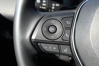 Toyota RAV4 2.5 HYBRID AWD DYNAMIC ANDROID/APPLE STOEL/VOORRUITVERW. LM-VELGEN P-SENSOREN CAMERA AD-CRUISE / 19