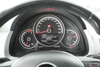 Volkswagen Up! 1.0 66pk Active Camera Cruise Stoelverwarming / 29