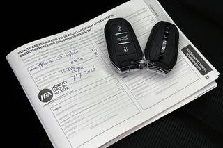 Lancia Ypsilon 1.2 Turbo Hybrid 110pk / 24