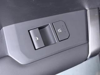 Kia Seltos 1.6 GDi Hybrid X-Line Launch Edition  - Stoel-/Stuurverwarming - Apple Carplay/Andoid Auto - Adaptieve Cruise Control - Fabrieksgarantie tot 2033 / 35