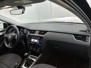 Škoda Octavia Combi 1.5 TSI Greentech Ambition Stoelverwarming | Navigatie | Parkeersensoren | Airco / 6