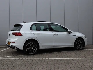 Volkswagen Golf 1.5 eTSI  | Pano | IQ.light | Winter pakket | Org. NL / 5
