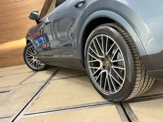 Porsche Cayenne 3.0 E-Hybrid Full Option | Vierwielbesturing | PANO | PDLS+ | BOSE | PASM | ComfortPakket | Soft Close |Trekhaak / 33