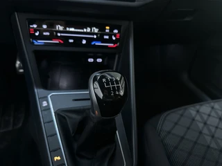 Volkswagen Taigo 1.0 TSI R-Line Business LED Camera Stoelverwarming App-Connect DAB+ / 13