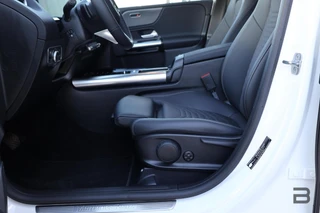 Mercedes B-klasse 200 Luxury Line / Panoramadak / Stuurwielverwarming / Stoelverwarming / 49