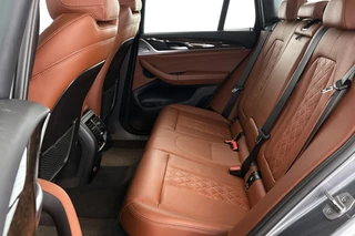 BMW X3 xDrive30e Panoramadak Merino Leder Apple CarPlay Achteruitrijcamera / 11