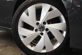 Volkswagen Golf 1.5 eTSI Style  Panoramadak Elec.Trekhaak IQ-led 24 Maanden garantie* (Vraag naar de voorwaarden) / 4