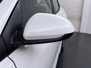 Kia Stonic 1.0 T-GDi MHEV DynamicLine  - Apple Carplay/ Android Auto - Cruise Control - Airco - Achteruitrijcamera - Fabrieksgarantie tot 02-2032 of 150.000km / 15