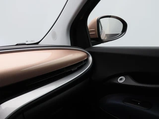Fiat 500 3+1 Icon 42 kWh | Navigatie | Climate Controle | 17 Inch | Parkeersensoren | Bluetooth | 40.959 Km!! / 28