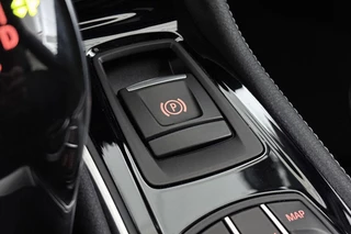 BMW 2-serie Active Tourer 218i M Sport Head-Up Sportstoelen Stoelverwarming HiFi Camera / 43
