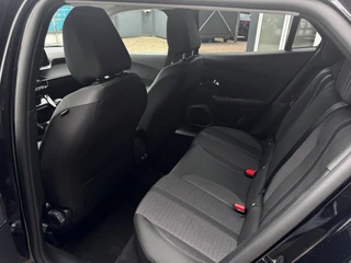 Peugeot 2008 1.2 PT Allure | 130 PK | Trekhaak | Navigatie | NL-Auto | Parkeersensoren | Climate Control | / 10