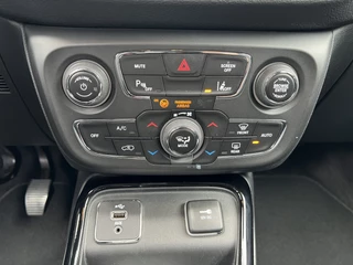 Jeep Compass 1.4 MultiAir Opening Edition Plus  | ACC | Parkeer | Beats | Trekhaak | Carplay | Navi | Stoel/Stuurverw. | / 29