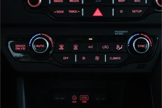 Kia Niro 1.6 GDi Hybrid DynamicLine  - Trekhaak - Cruise Control - Airco - - Virena zekerheidspakket €895 / 30