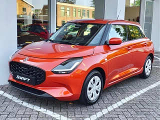 Suzuki Swift 1.2 COMFORT SMART HYBRID Direct Leverbaar | Tot 10 JAAR GARANTIE! Inclusief € 2.200,- Voorraad Voordeel