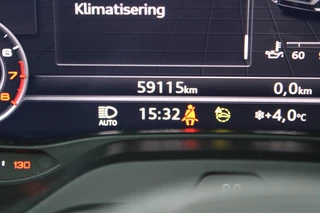Audi Q2 35 TFSI 150pk S Edition Panoramadak Keyless Virtual Cockpit LED Koplampen S-Line / 39