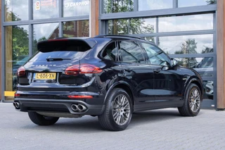Porsche Cayenne 3.0 S E-Hybrid Platinum Edition Pano|Stoelverwarming|Bose| / 11