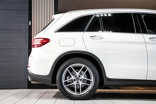 Mercedes GLC-klasse 350e 4MATIC AMG Premium Plus|Pano|verkoeling|Trekhaak|Leder / 16