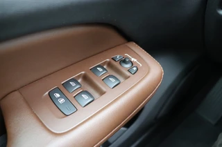 Volvo V60 2.0 T8 Twin Engine AWD Inscription (391PK) ORIG.NL/NW.PR73000/DEALERONDERH. / 68