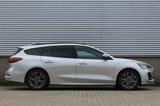 Ford Focus Wagon 1.0 EcoBoost Hybrid ST Line X  | BLIS | Head-Up | Trekhaak | Adaptieve cruise / 2