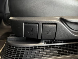 Toyota Highlander 2.5 AWD Hybrid Premium | Navigatie | JBL-Audio | Parkeersensoren | Achterklep Elektrisch | ( Vestiging - Nieuwegein ) / 35