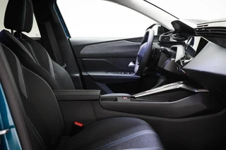 Peugeot e-408 Allure 58 kWh | NIEUW | COMFORT / CONNECT / 360 VISION & DRIVE ASSIST- PACK | STUURVERWARMING | DAB | APPLE | CAMERA / 5