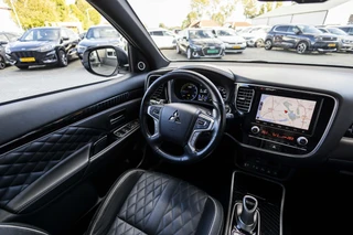 Mitsubishi Outlander 2.4 PHEV Instyle  | SOH 93% | Pano | 360° Camera / 23
