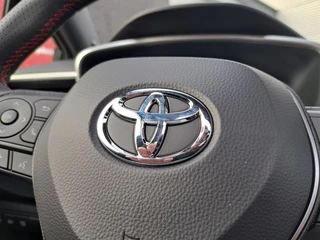 Toyota Corolla HYBRID 180 GR-SPORT PANORAMADAK HEAD-UP JBL-AUDIO 18"LM-VELGEN PARK-SENSOREN LED-PAKKET / 17
