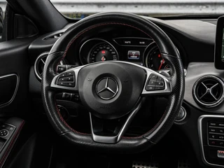 Mercedes-Benz CLA-klasse 180 Business Solution AMG Night Upgrade | Panoramadak | Camera | Apple CarPlay/Android Auto | LED | Navigatie| Stoelverwarming | 18" / 17