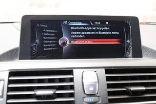 BMW 1 Series 118i Executive M Sport Pakket 5 deurs / Navigatie Professional / LED / Trekhaak / 18 Inch / Climate Control / Hifi / Parkeersensoren / Cruise Control / Extra Getint Glas / Bluetooth / Shadow Line / 27