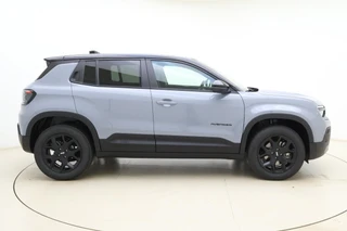 Jeep Avenger 1.2 e-Hybrid 110pk Black Edition | 8 Jaar Fabrieksgarantie | Panoramadak | Keyless | Navigatie | JBL audio | Elektrische kofferklep | Adaptieve cruise control | Stoelverwarming / 10