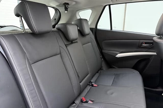 Suzuki S-Cross 1.4 Boosterjet Stijl 140pk | Panoramadak | Navigatie | Camera | Lederen Bekleding | Climate Control | Stoelverwarming | Cruise Control Adaptief / 16