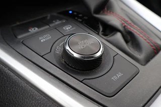 Toyota RAV4 2.5 Plug-in Hybrid AWD Style TREKHAAK PARKEERSENSOREN STOEL/STUURVERW. LED DAB APPLE/ANDROID NAVI AD-CRUISE / 23