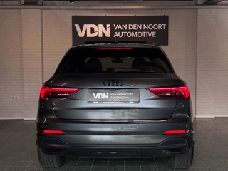 Audi Q3 35 TFSI S-Line Black Edition Pano Camera Leder Trekhaak 19'' / 11