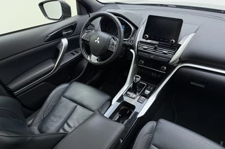 Mitsubishi Eclipse Cross 2.4 PHEV Prestige Automaat | SOH: 98% | Lederen bekleding | Panoramisch schuifdak | Stoel & Stuurverwarming | Camera | Climate control | Extra getint glas / 20