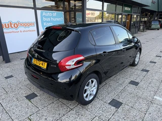 Peugeot 208 1.2 VTi Oxygo / 5