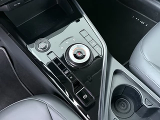 Kia Niro 1.6 GDi PHEV DynamicLine  - Apple Carplay/Android Auto - Adaptieve Cruise Control - Achtruitrijcamera - Naviigatie - Fabrieksgarantie t/m 2032 / 32