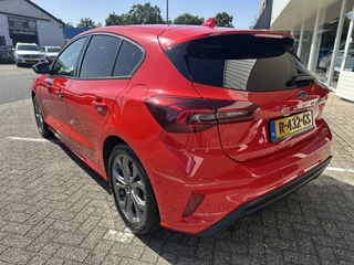 Ford Focus 1.0 EcoBoost Hybrid ST Line X  | Adapt. Cruise | Apple/Android | Stuur- en stoelverwarming | Keyless | PDC v+a incl. camera / 13
