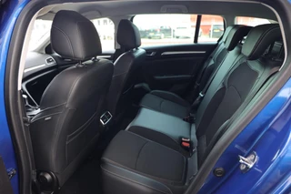 Renault Megane Estate 1.6 E-Tech Plug-In Hybrid 160 Intens|Camera|HUD|Keyless|Dodehoek assistentie / 9
