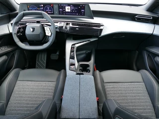 Peugeot 5008 1.6 Plug-in Hybrid 195 Allure 7p | 83km EV Actieradius WLTP | AUTOMAAT | 7-Zits | Parkeercamera Voor & Achter | Stuurverwarming | Dodehoek Detectie | / 10