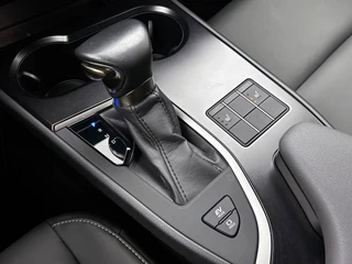 Lexus UX 250h F Sport Design | Automaat | Adaptive Cruise | Leder / 21
